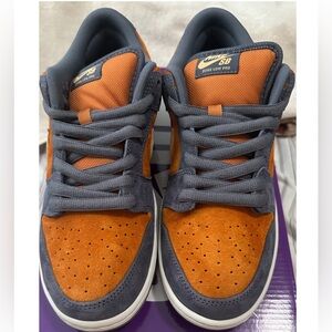 Nike SB Dunk Low Pro Light Carbon Monarch Men’s Size 10 NEW